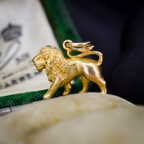 VINTAGE 9CT YELLOW GOLD LION ANIMAL CHARM PENDANT DATED 1957