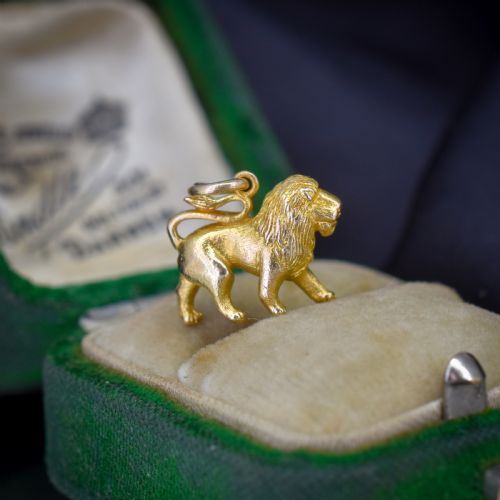 VINTAGE 9CT YELLOW GOLD LION ANIMAL CHARM PENDANT DATED 1957 - ADDITIONAL PHOTO 2
