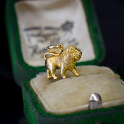 VINTAGE 9CT YELLOW GOLD LION ANIMAL CHARM PENDANT DATED 1957 - ADDITIONAL PHOTO 3