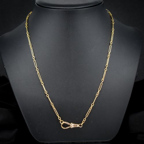 fig 1. An antique 9ct yellow gold paperlink chain featuring elongated rectangular links and a dog clip swivel clasp.