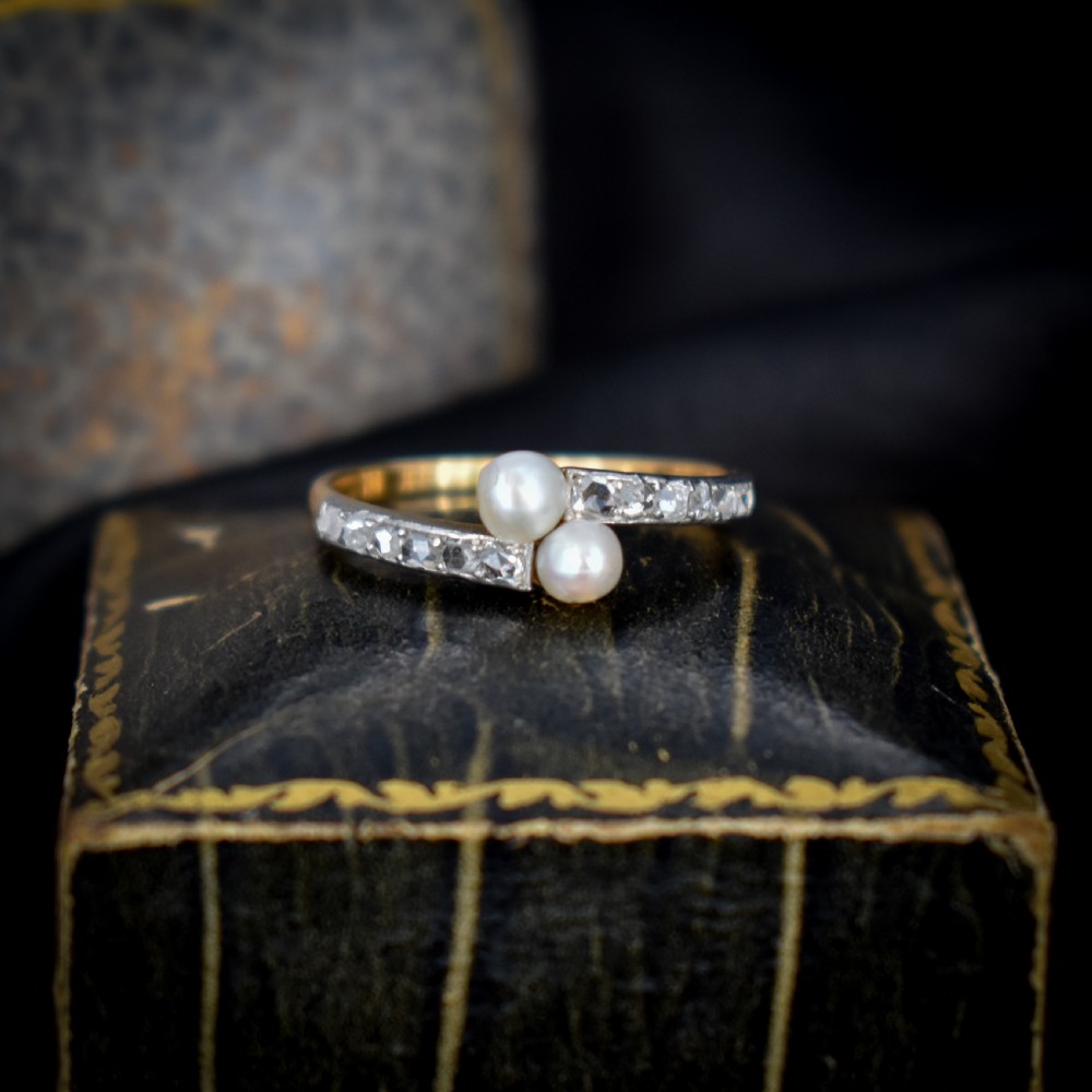 Antique Pearl and Rose Cut Diamond Crossover 'Toi et Moi' Twist 18ct 18K Yellow Gold Ring
