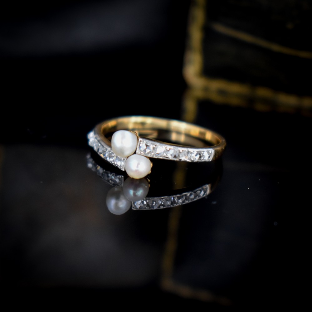 Antique Pearl and Rose Cut Diamond Crossover 'Toi et Moi' Twist 18ct 18K Yellow Gold Ring View V