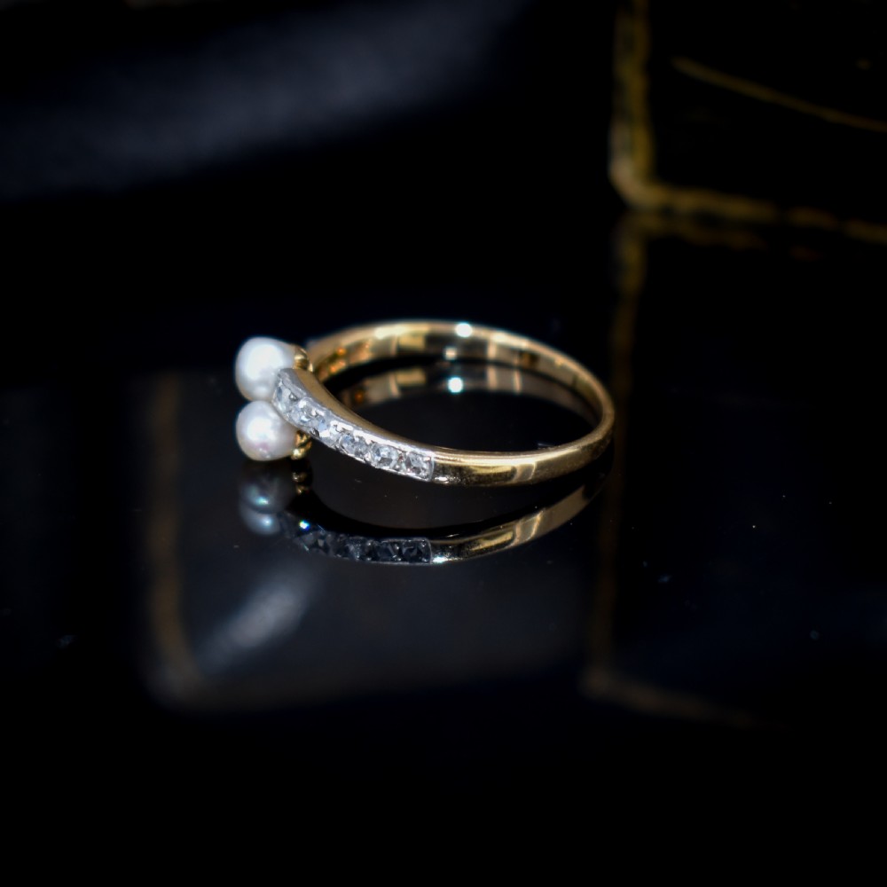 Antique Pearl and Rose Cut Diamond Crossover 'Toi et Moi' Twist 18ct 18K Yellow Gold Ring View VI