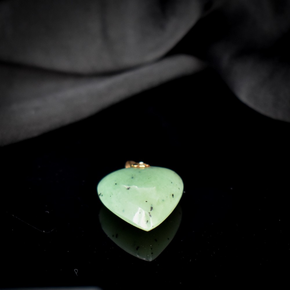 Vintage Green Jade Heart 9ct 9K Yellow Gold Drop Pendant Charm View VIII