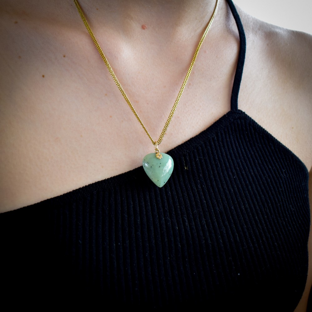 Vintage Green Jade Heart 9ct 9K Yellow Gold Drop Pendant Charm View X