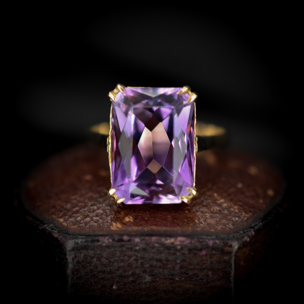 Vintage Rectangular Cut Large Amethyst Solitaire 9ct 9K Yellow Gold Cocktail Ring | Dated 1962