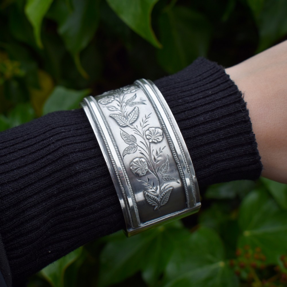 Antique Victorian Silver Floral Wide Cuff Bangle Bracelet 7