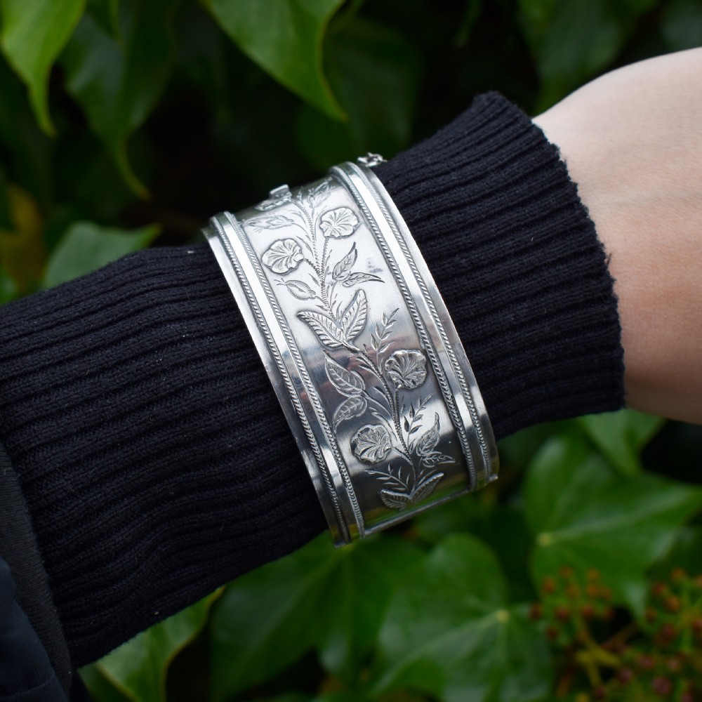 Antique Victorian Silver Floral Wide Cuff Bangle Bracelet 7