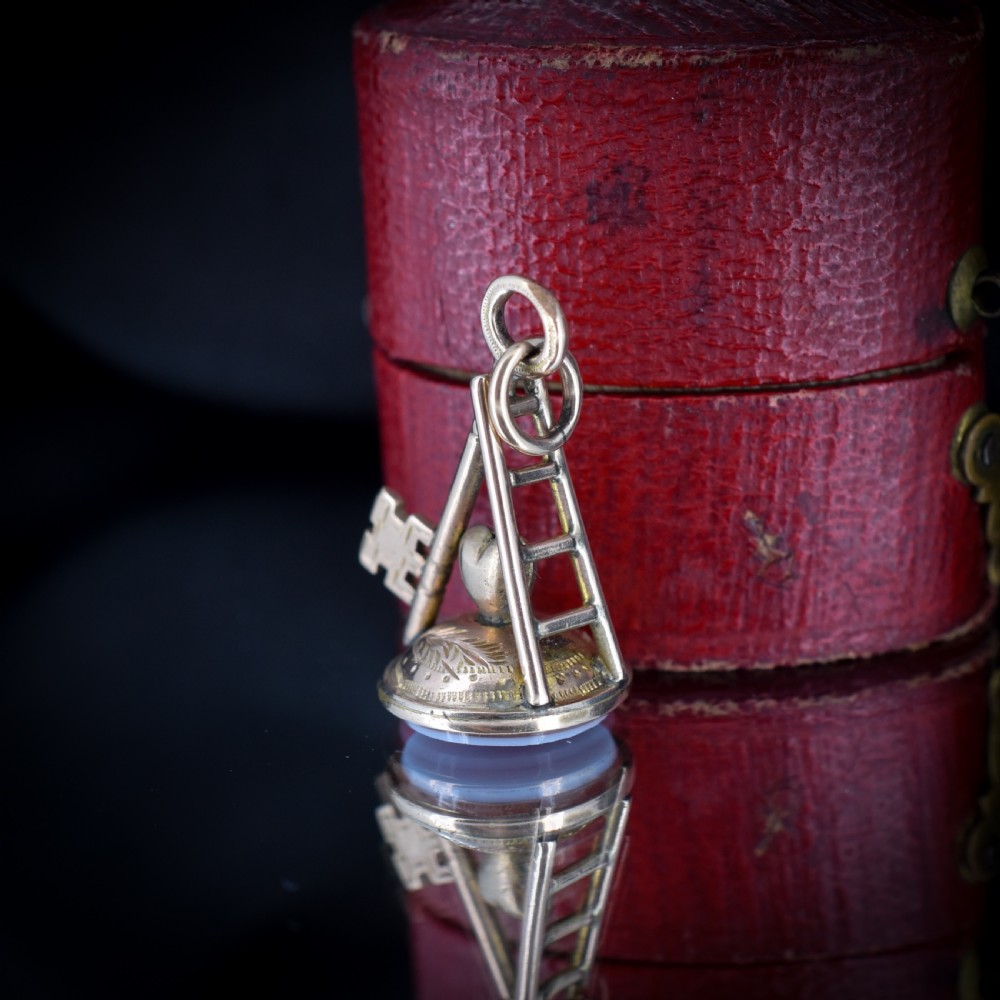 Antique Sardonyx 9ct Gold Ladder, Key & Heart Fob Seal Pendant View V