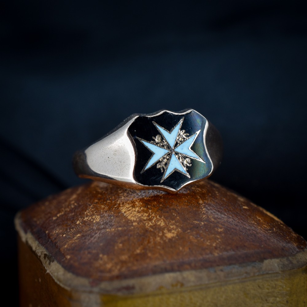 Vintage  9ct Gold Enamel Cross Signet Ring | Birmingham 1929 View II