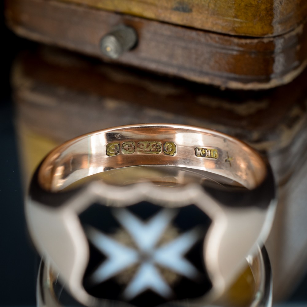 Vintage  9ct Gold Enamel Cross Signet Ring | Birmingham 1929 View VII