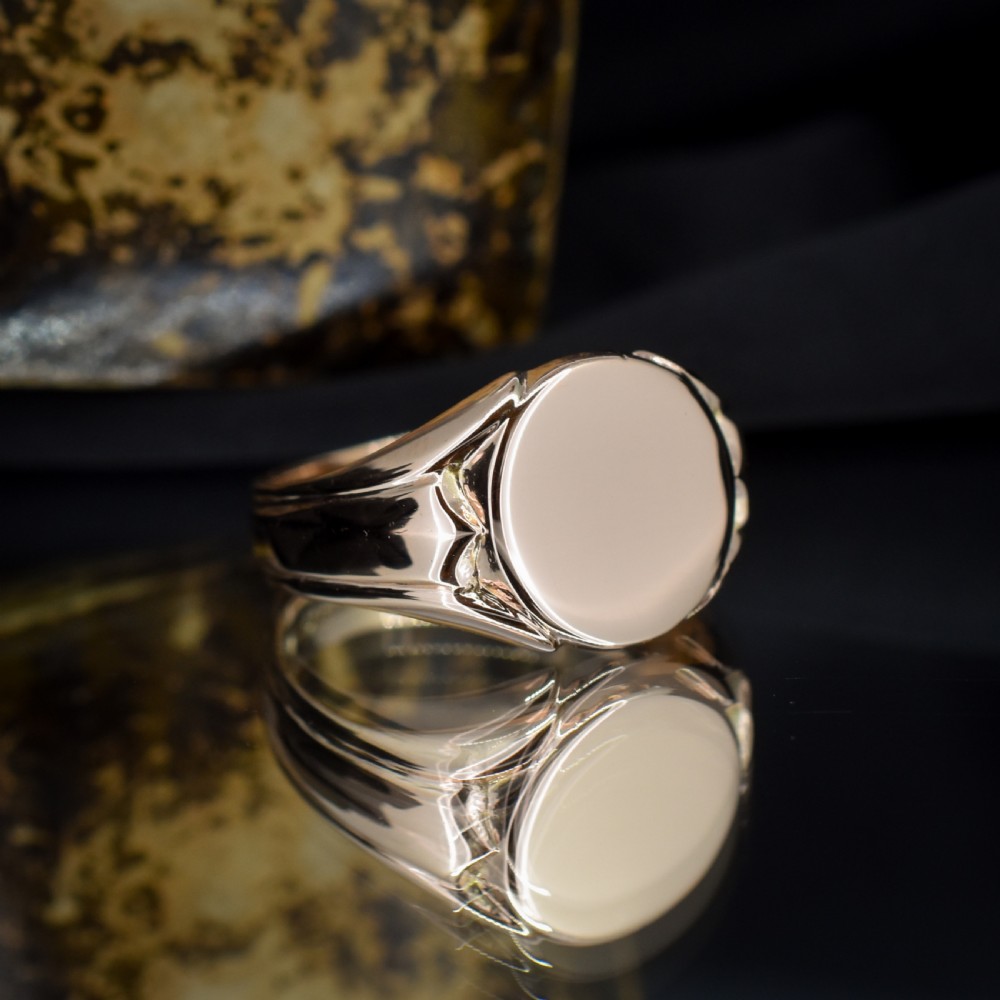Antique 9ct Gold Plain Round Signet Ring - Dated Chester 1913 View IV