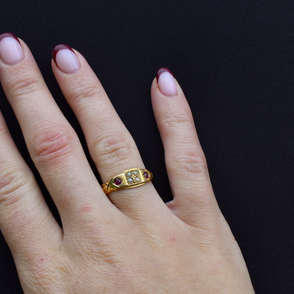 Antique Victorian Ruby and Pearl 18ct Gold Band Ring - Chester 1898 View X