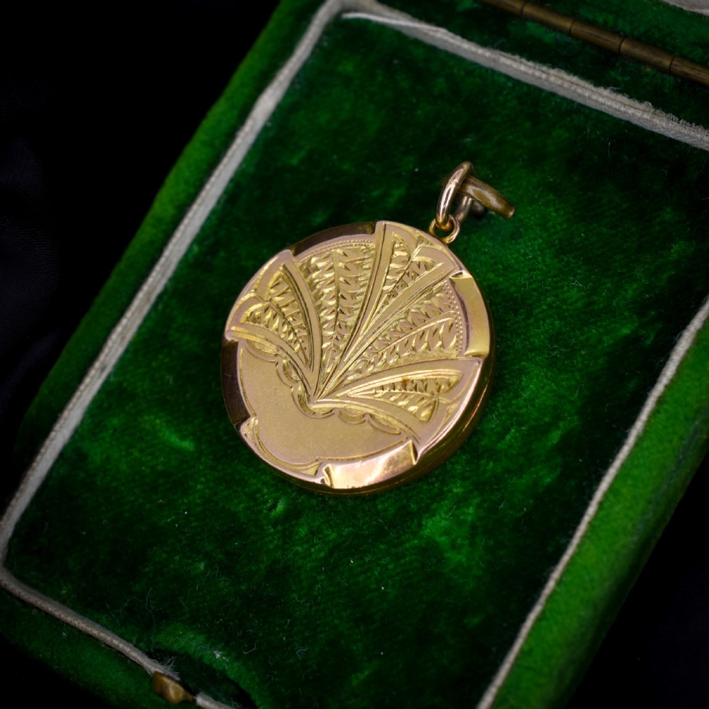 Antique 9ct Gold Round Engraved Locket Pendant | Chester 1910 View III