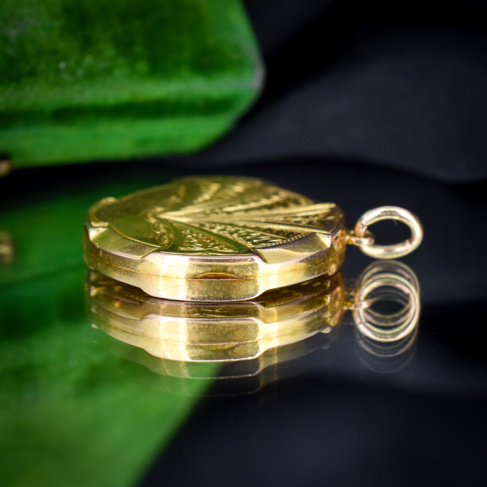 Antique 9ct Gold Round Engraved Locket Pendant | Chester 1910 View VIII