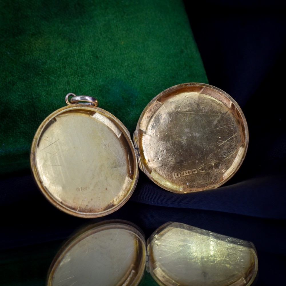 Antique 9ct Gold Round Engraved Locket Pendant | Chester 1910 View IX