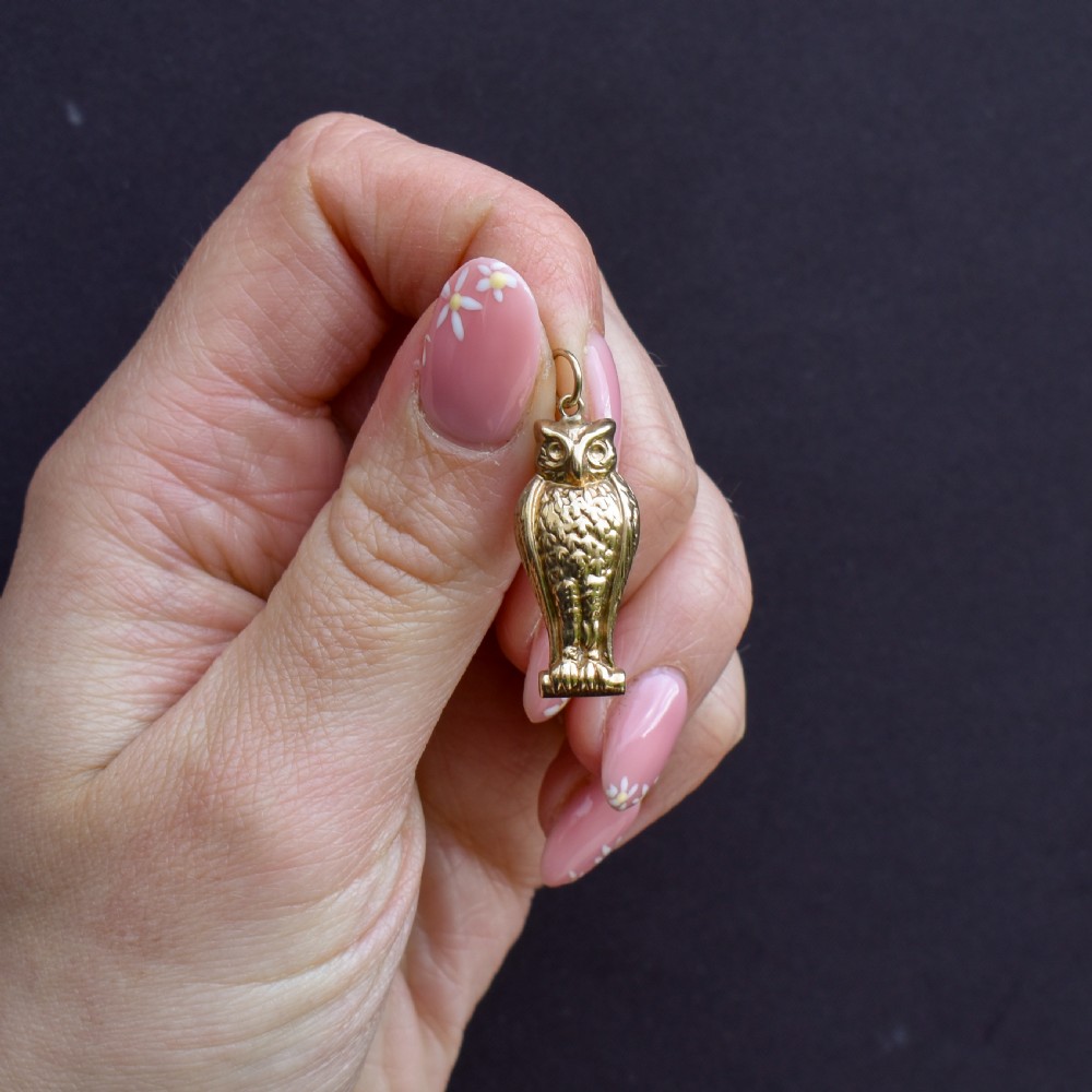 Vintage 9ct Gold Wise Owl Charm Pendant | Dated 1962 View II
