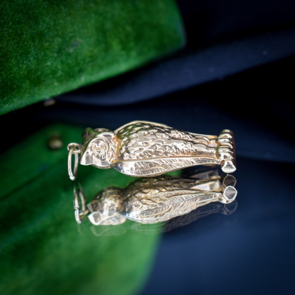 Vintage 9ct Gold Wise Owl Charm Pendant | Dated 1962 View VIII