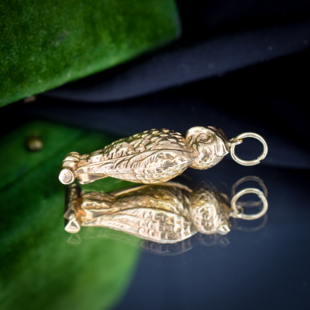 Vintage 9ct Gold Wise Owl Charm Pendant | Dated 1962 View X