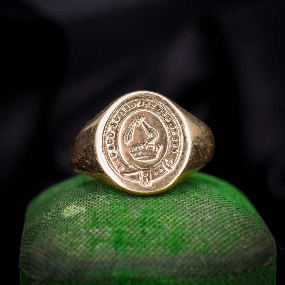 Vintage Intaglio Signet 9ct Yellow Gold Ring | Dated 1959