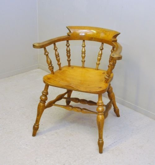 Windsor Smoker's Bow Armchair