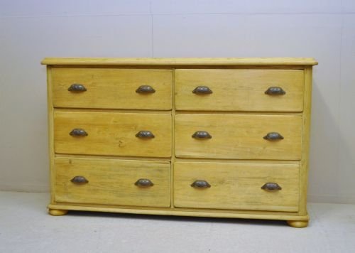 Pine Chest of Drawers