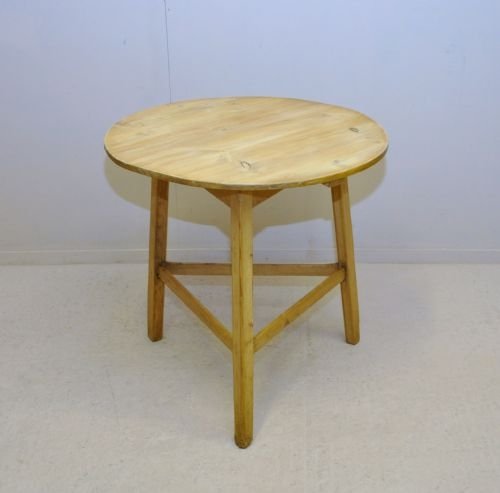 Pine Cricket Table