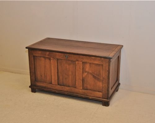Pine Coffer