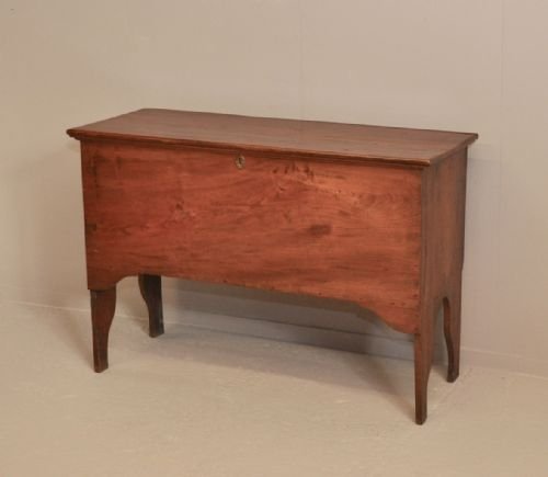 Elm Coffer