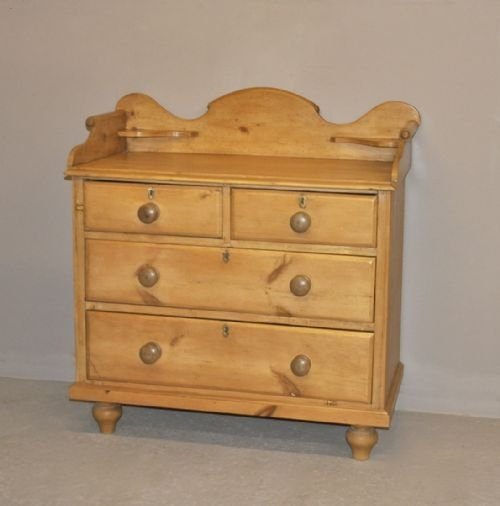 Pine Chest of Drawers
