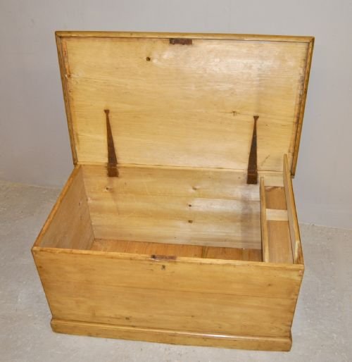 Pine Blanket Chest