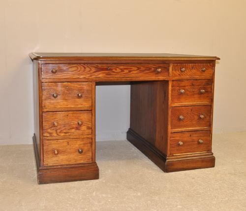 Partner's Desk