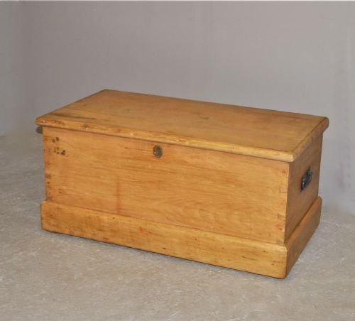 Pine Blanket Chest