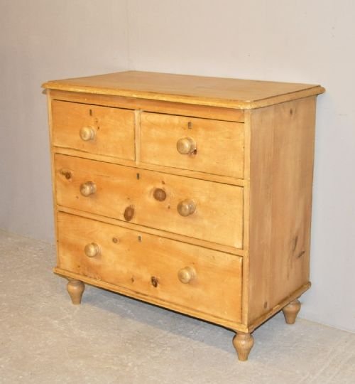 Pine Chest of Drawers