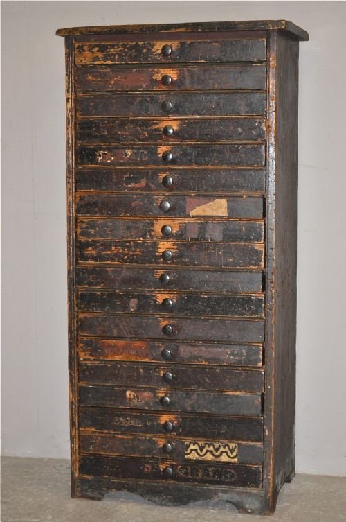 Pine Bank of Drawers