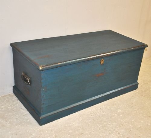 Pine Blanket Chest