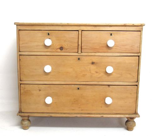 Pine Chest of Drawers
