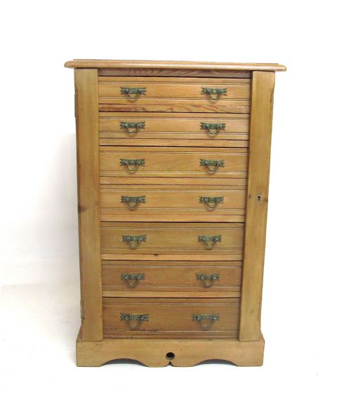 Wellington Chest