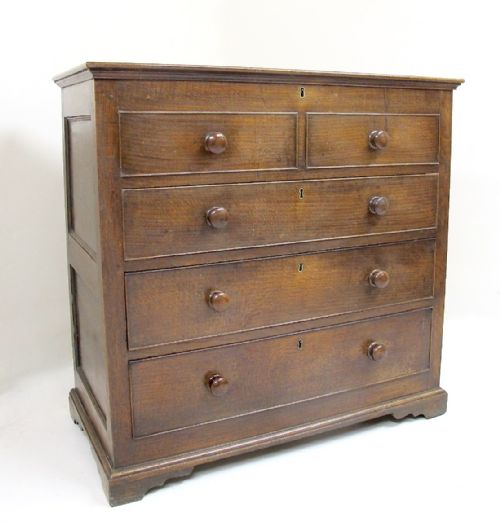 Oak Chest of Drawers