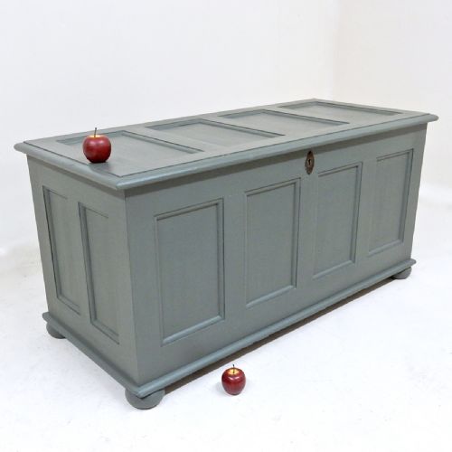 Large Pine Coffer