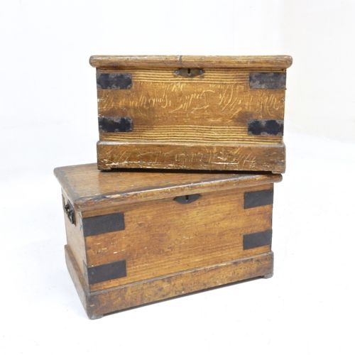 2x Pine Travelling Chests