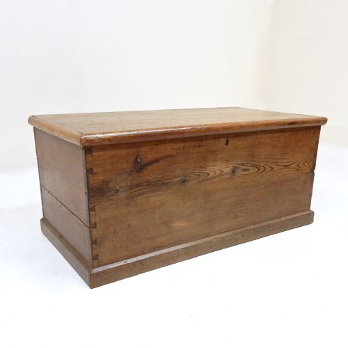 Pine Blanket Chest