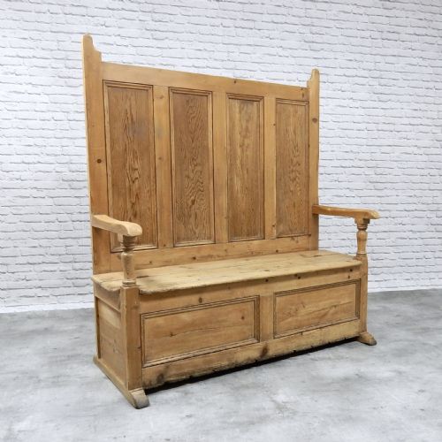 Pine Box Settle