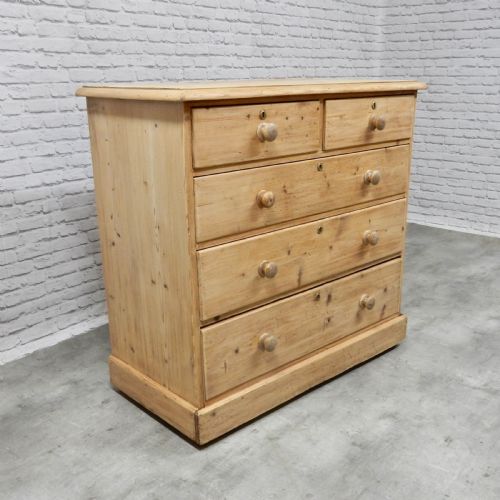 Pine Chest of Drawers