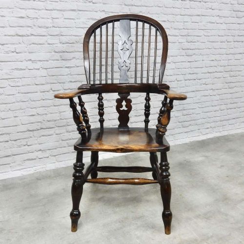 Large Yorkshire Broadarm Windsor Armchair