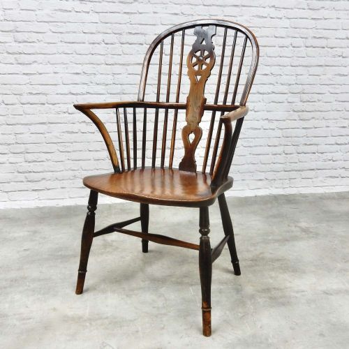 Thames Valley Windsor Wheelback Armchair