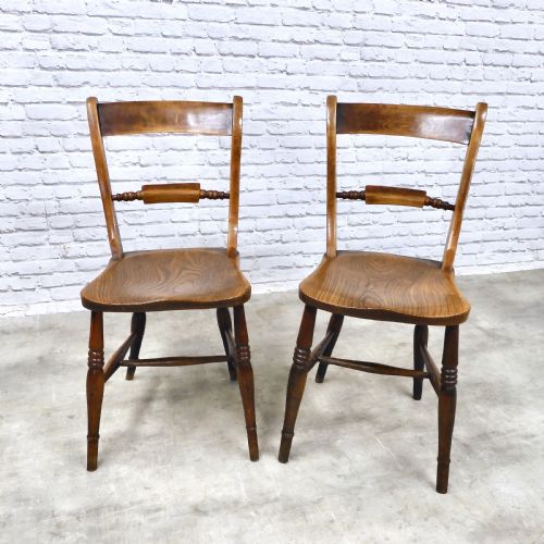 Pr (2) Windsor Kitchen Chairs