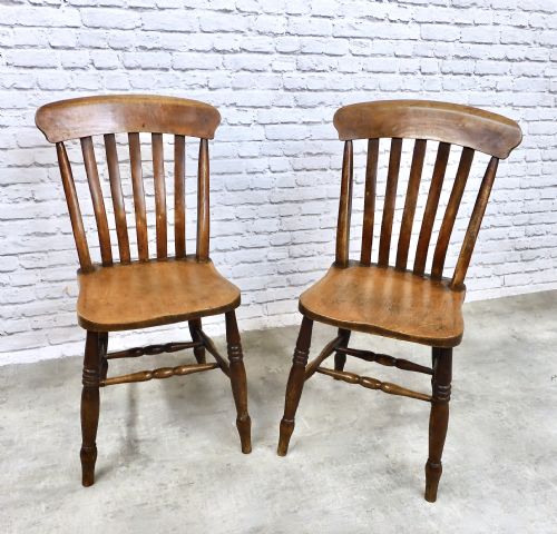 Pr (2) Windsor Lathback Kitchen Dining Chairs