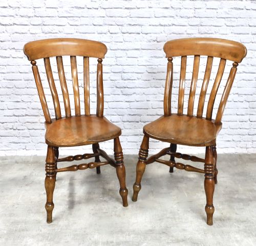 Pr (2) Windsor Kitchen Chairs