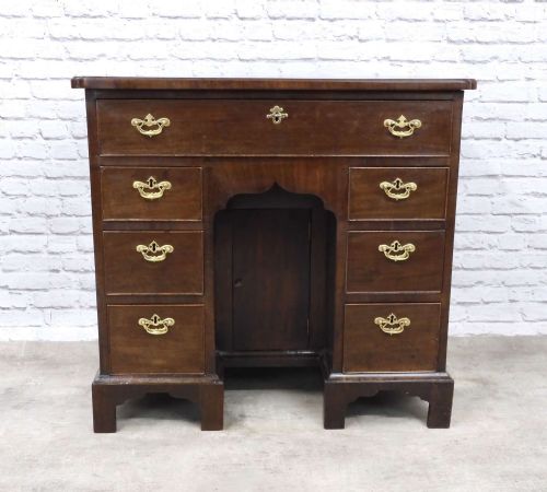 Mahogany Kneehole Desk